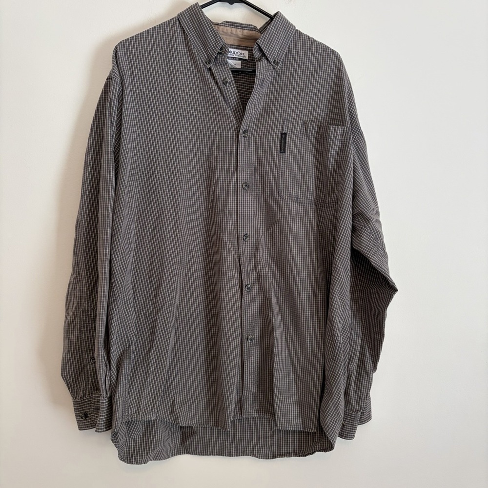 Columbia Long Sleeve Plaid Button-Up Shirt XL Gray White Casual Outdoor Everyday